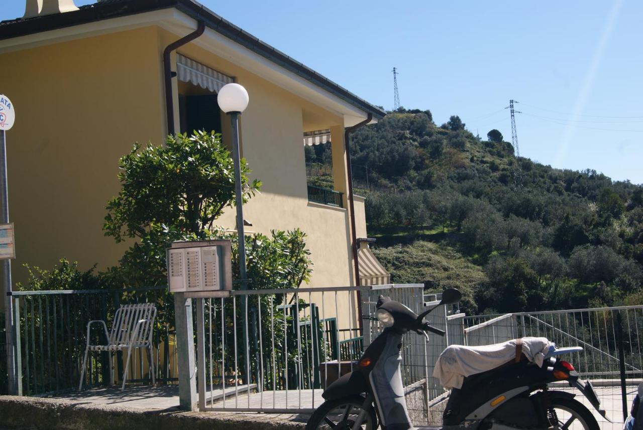 몬테로소 알 마레 Chez Reny Terrazza Vista Mare 아파트 외부 사진